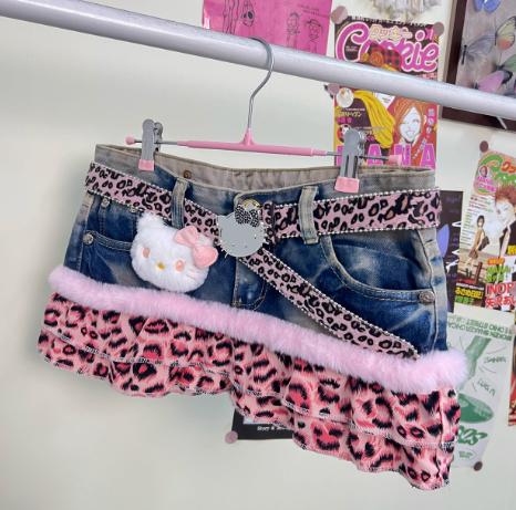 Y2K Vintage Hello Kitty Skirt